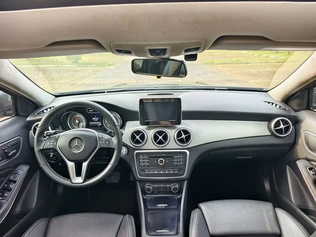 Mercedes-Benz GLA — миниатюра 6