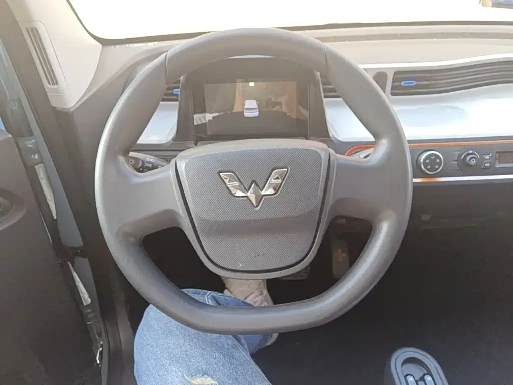 Wuling MINIEV — миниатюра 11