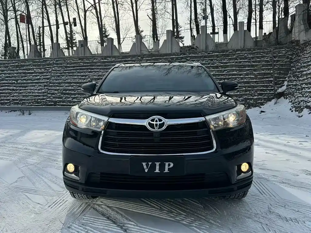 TOYOTA HIGHLANDER
