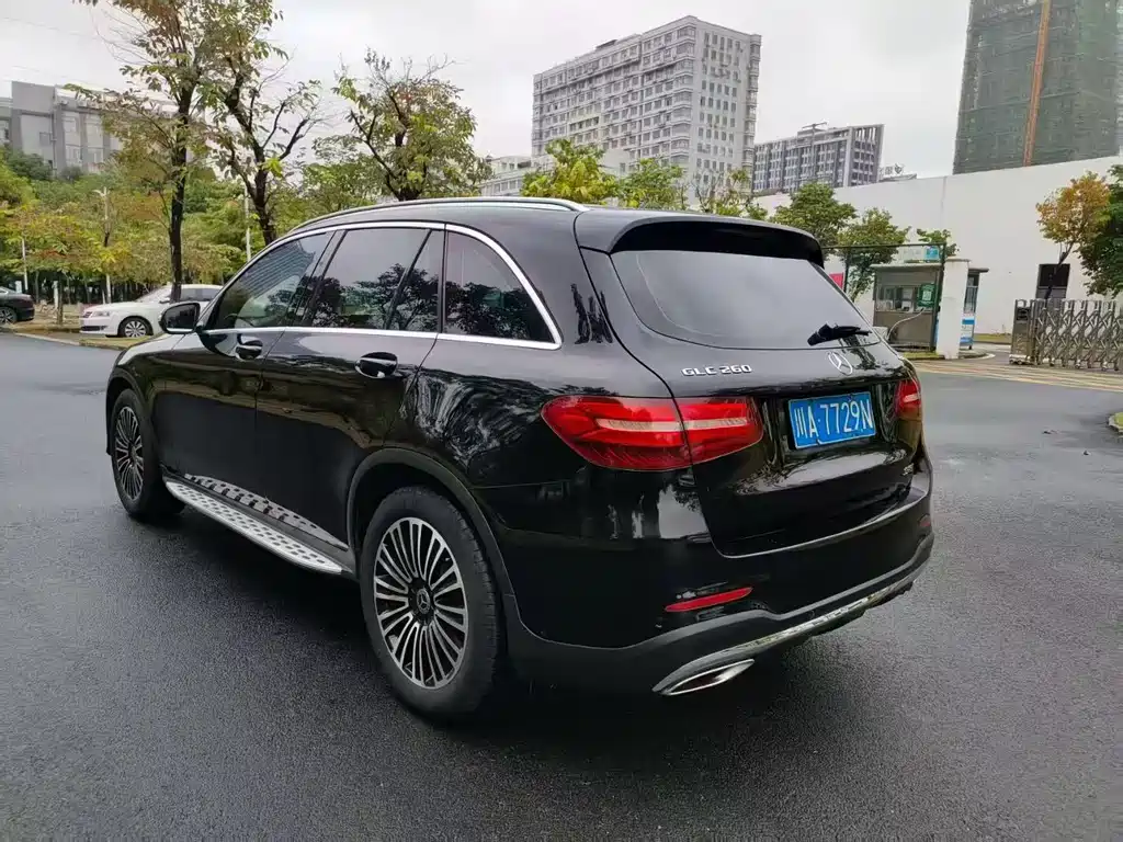MERCEDES-BENZ GLC