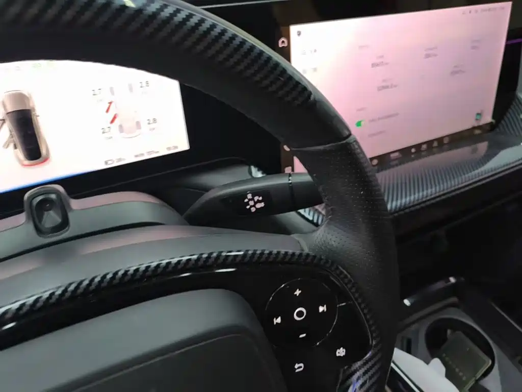 XPeng P7 — миниатюра 14