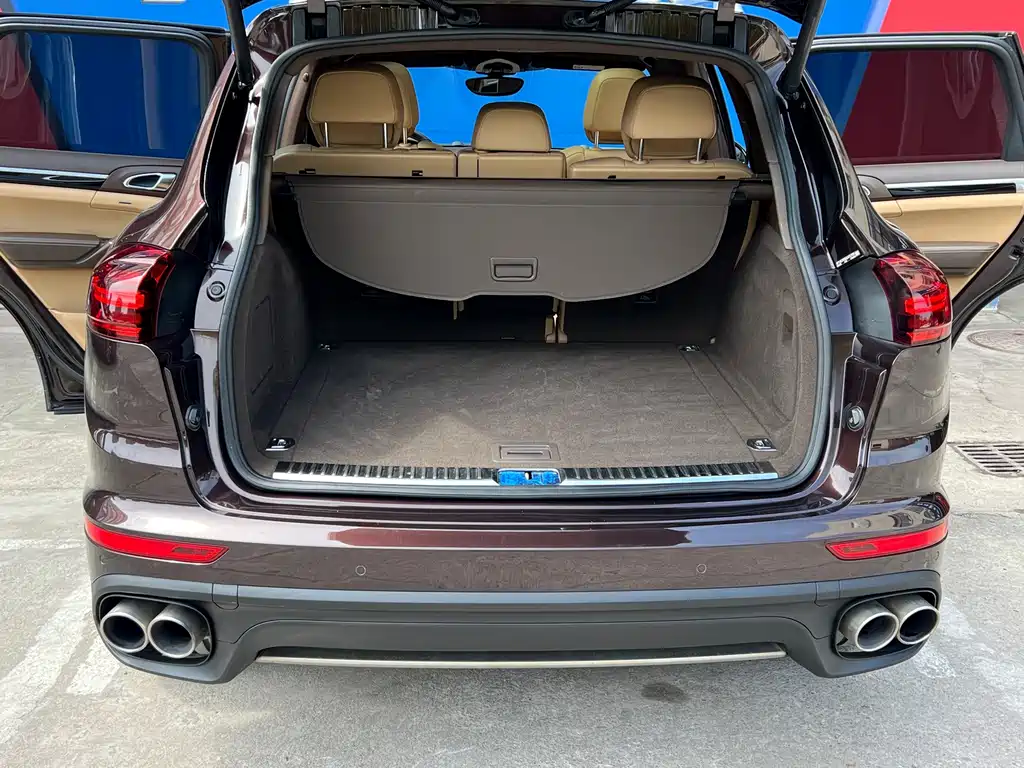 Porsche Cayenne Hybrid — миниатюра 11
