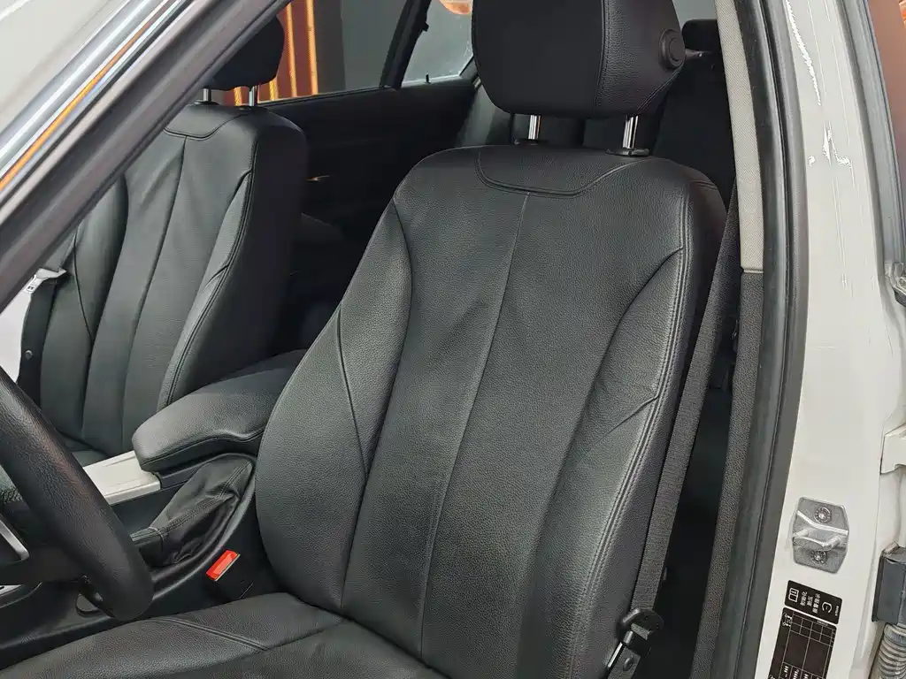 BMW 3 Series — миниатюра 24