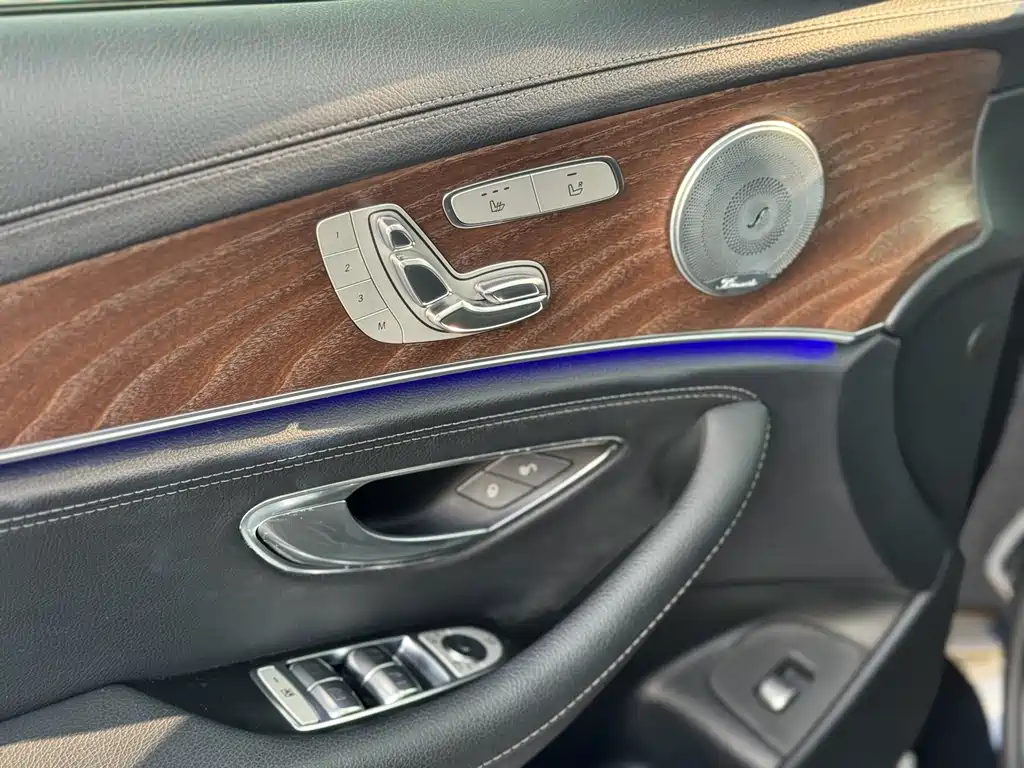 MERCEDES-BENZ E CLASS