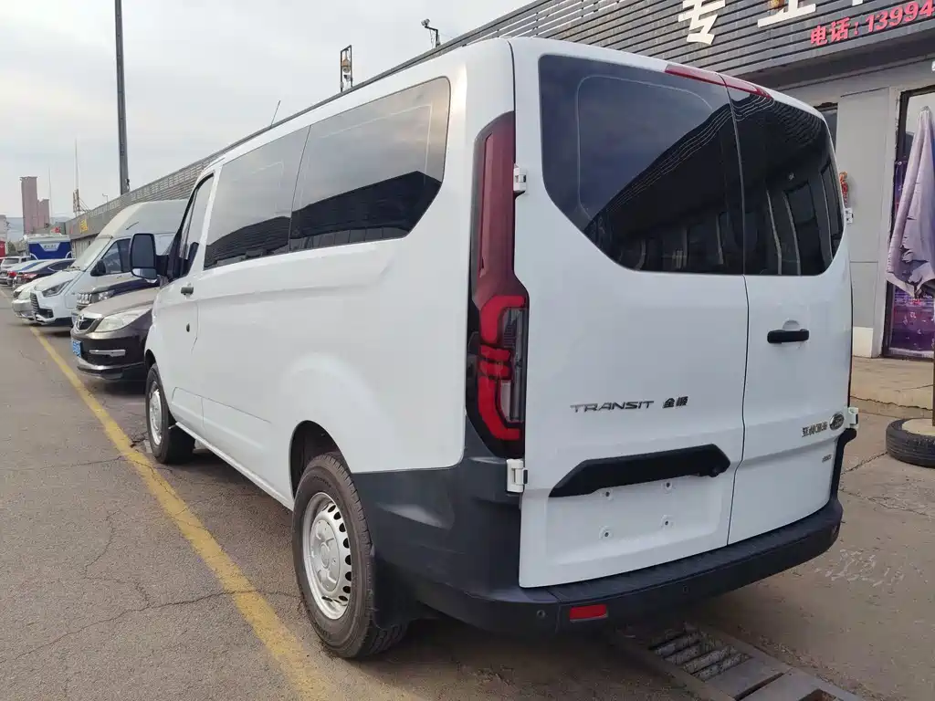 Ford Transit — миниатюра 9