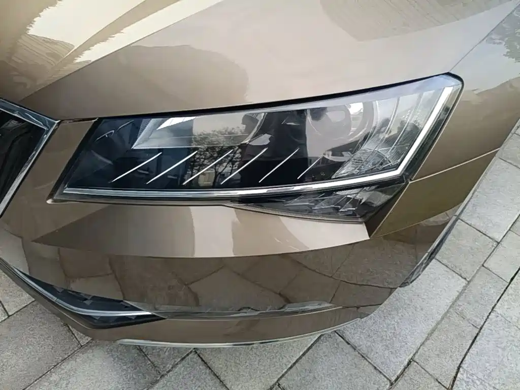 Skoda Superb — миниатюра 24