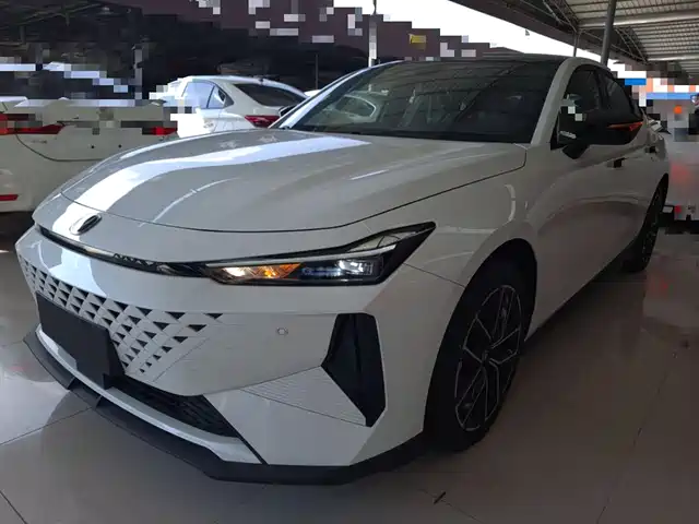 CHANGAN  UNI V SMART IDD 2025