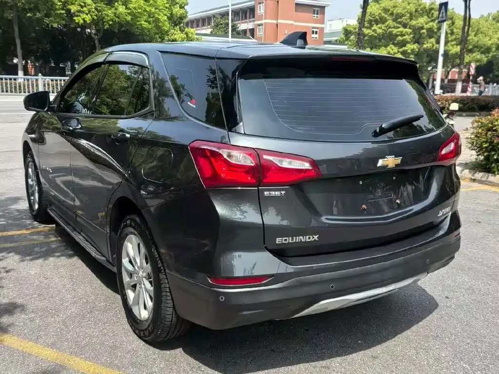 Chevrolet Equinox — миниатюра 7