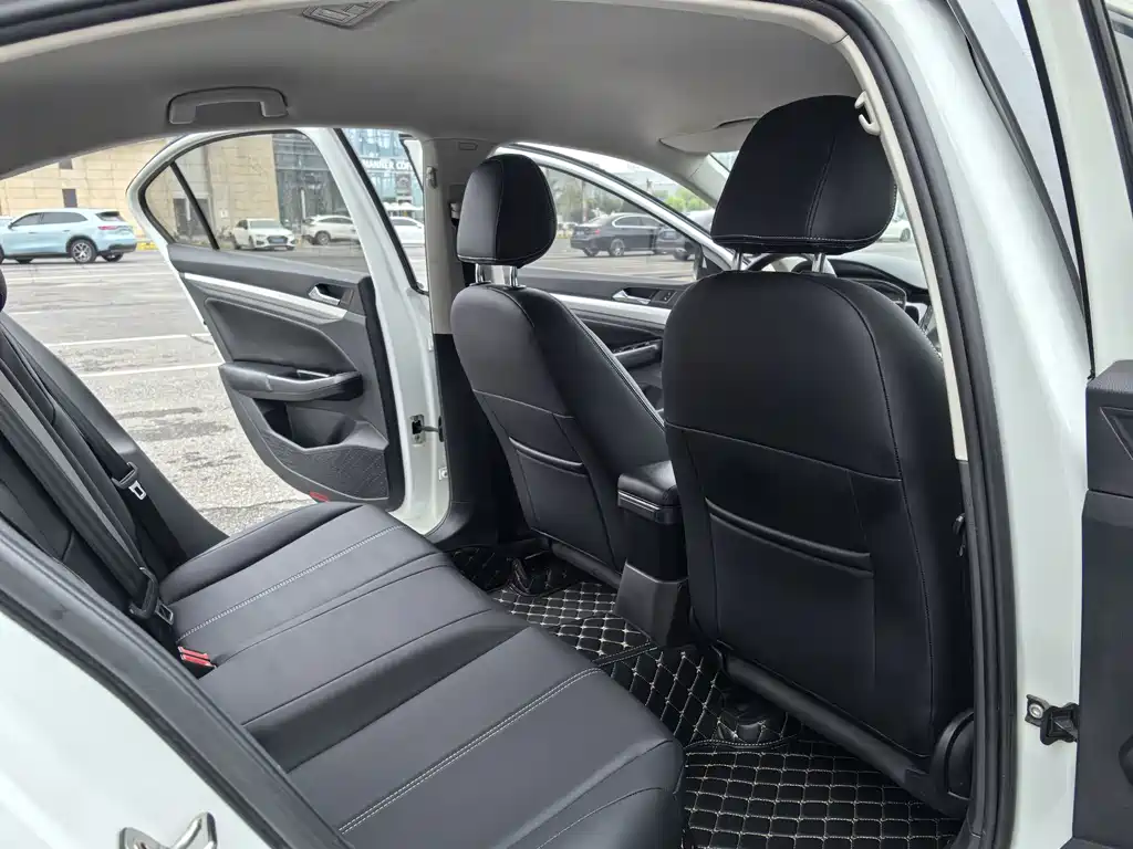 Volkswagen Bora — миниатюра 12