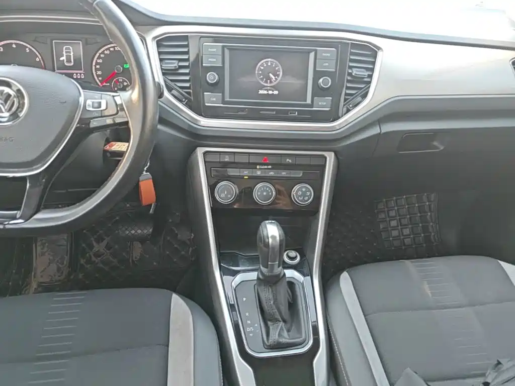 Volkswagen T-Roc — миниатюра 13