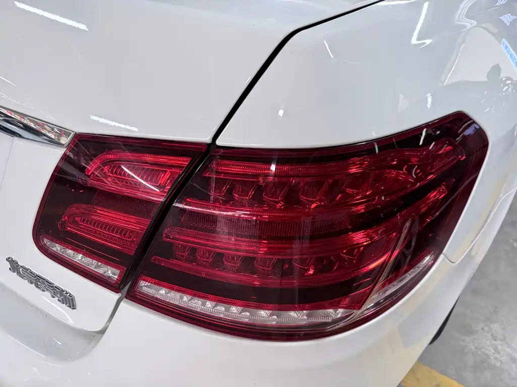 Mercedes-Benz E-Class — миниатюра 20