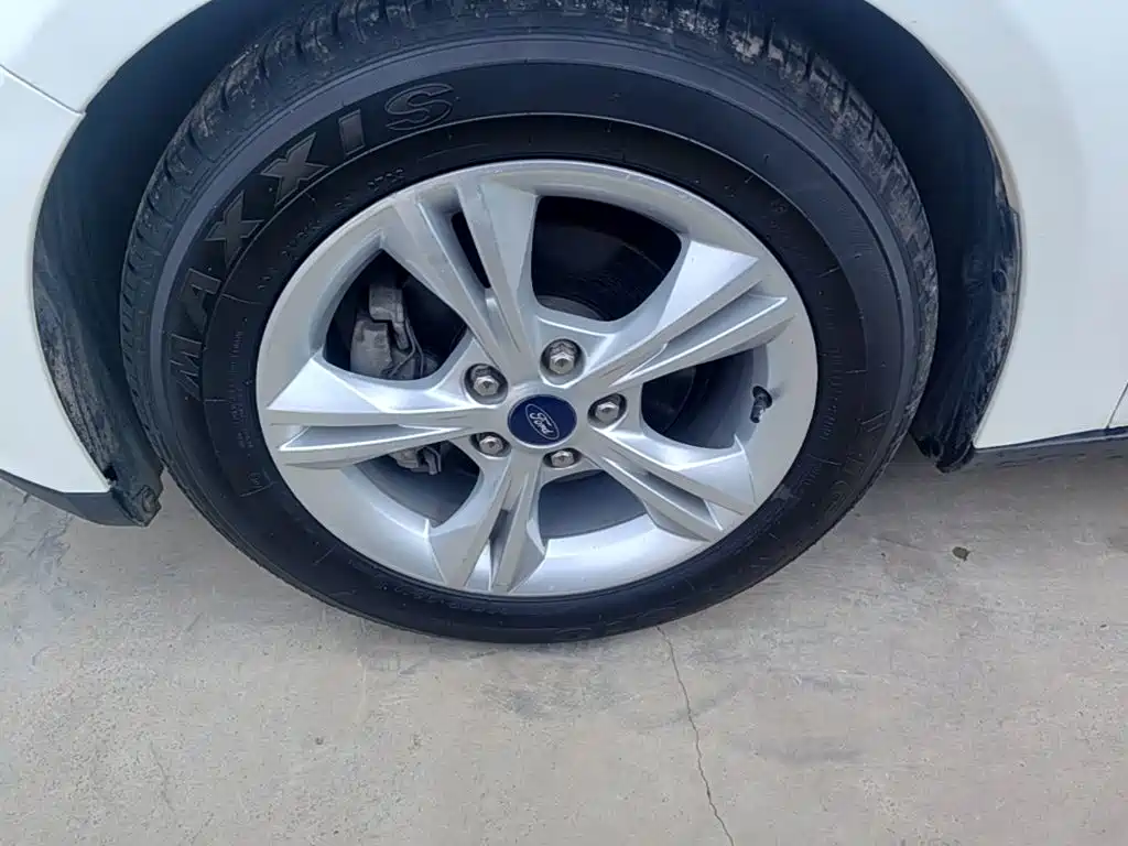 Ford Focus — миниатюра 23