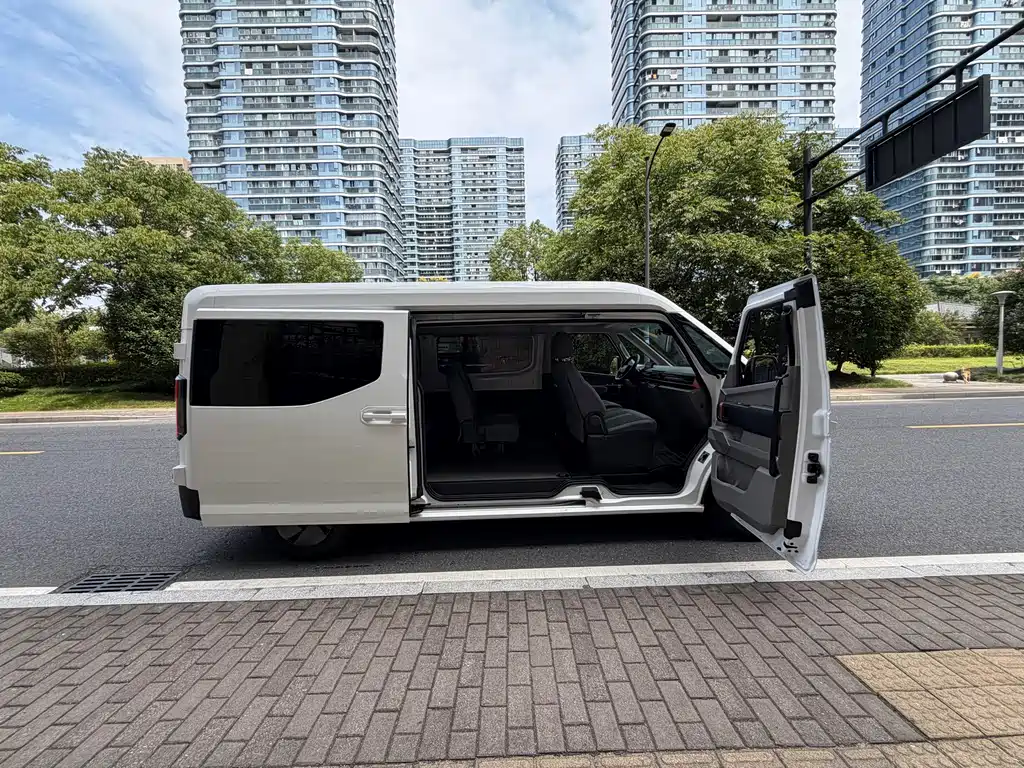 Yuan Cheng Yuan Cheng Super VAN — миниатюра 8