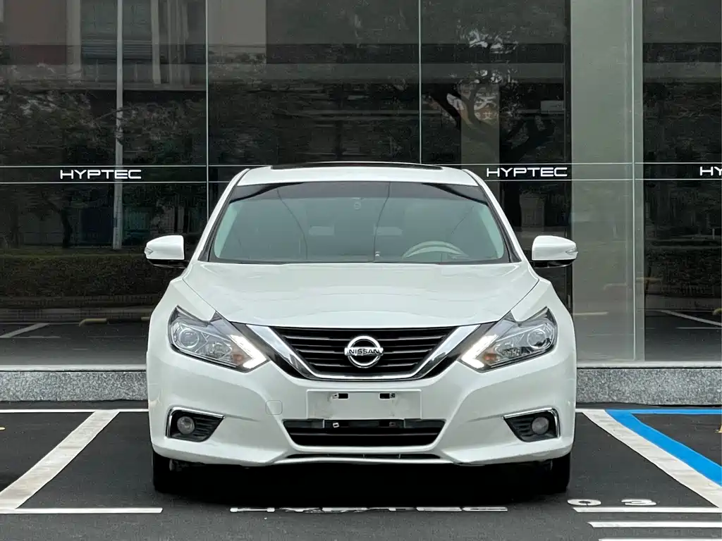 NISSAN TEANA