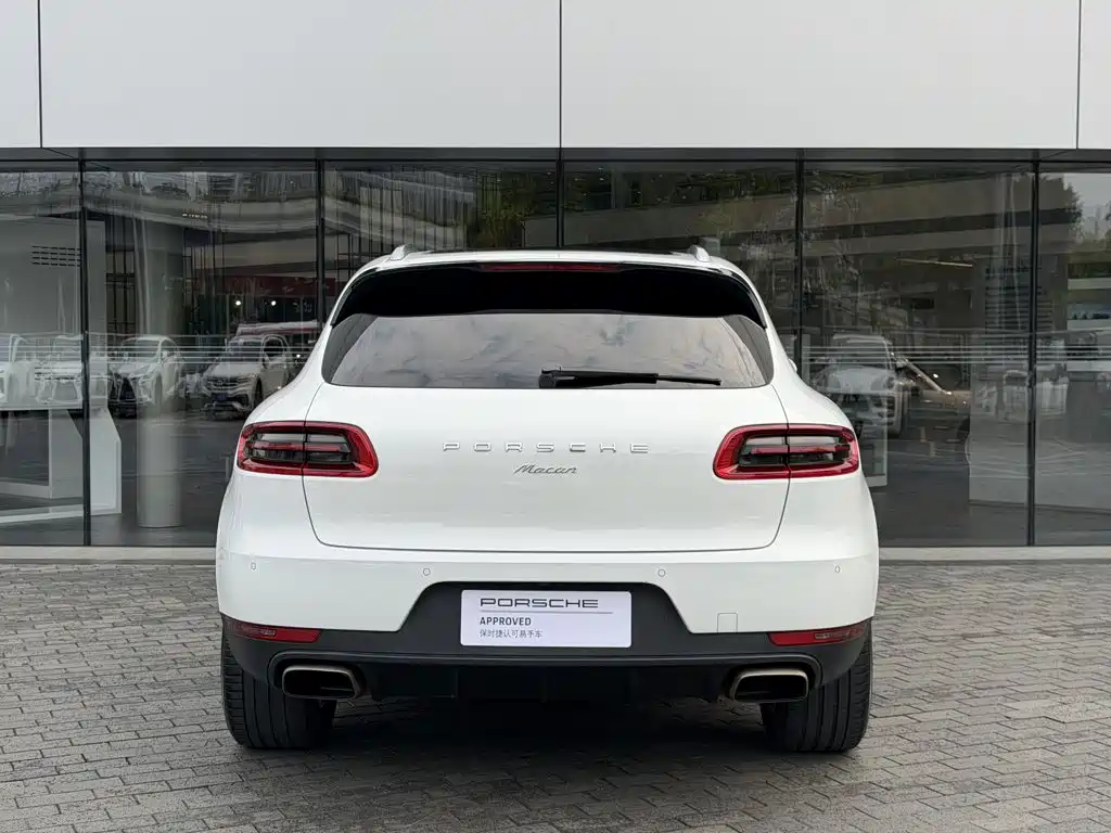 Porsche Macan — миниатюра 13