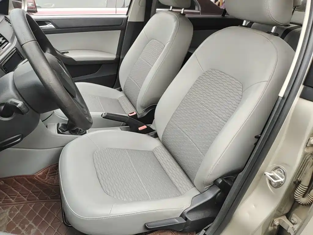 Skoda Rapid — миниатюра 15