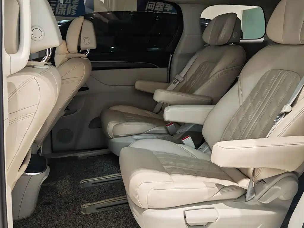 Buick GL8 — миниатюра 7
