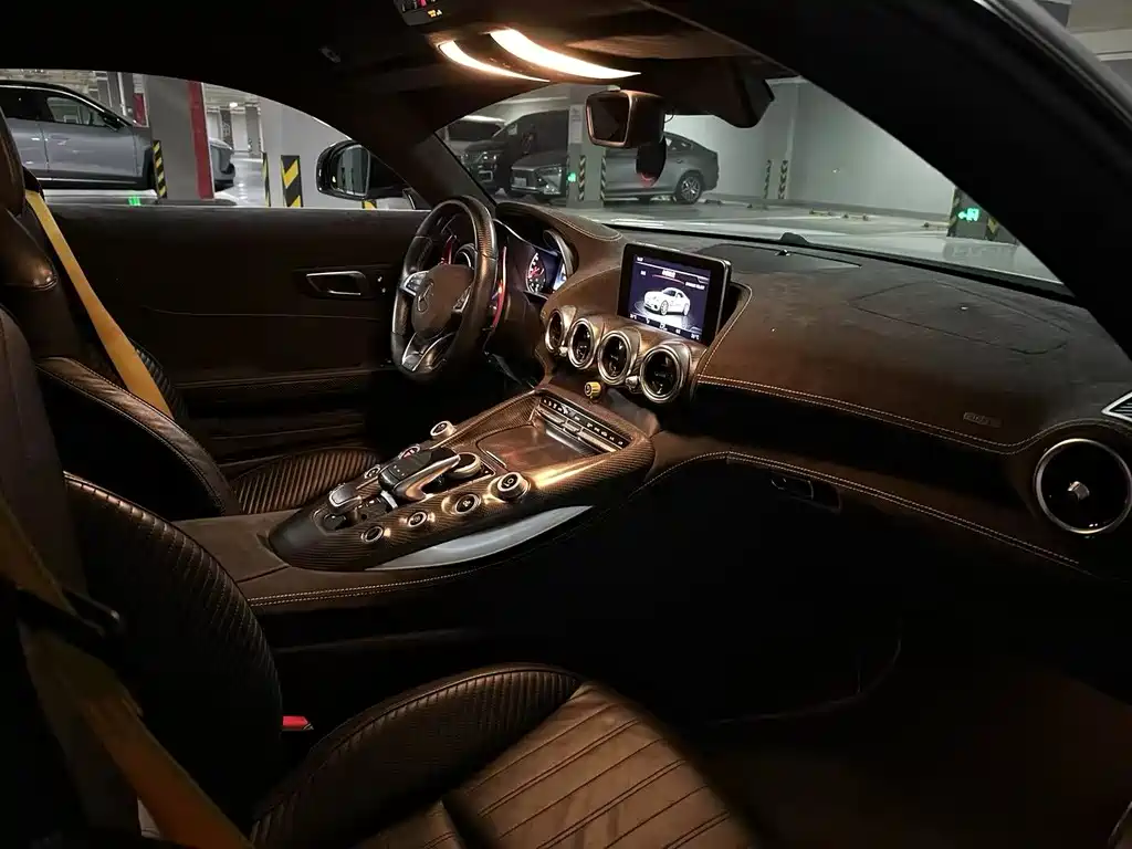 MERCEDES-BENZ AMG GT