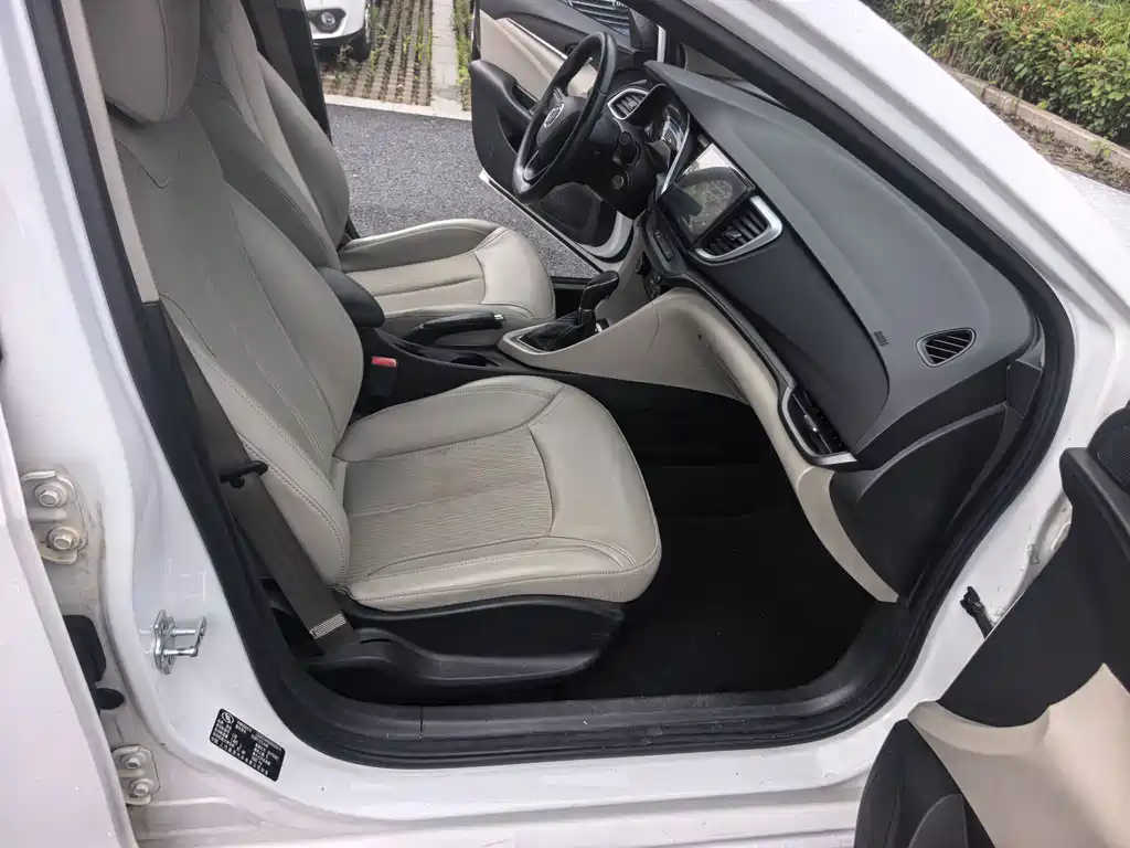 Buick Excelle — миниатюра 9