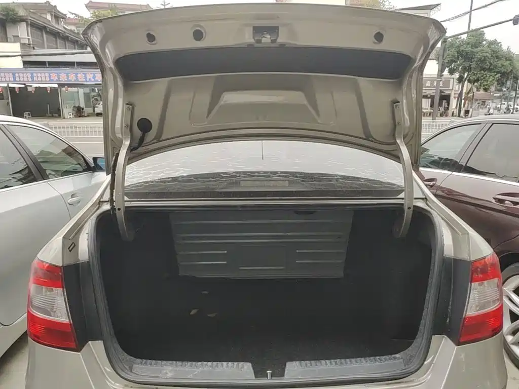 Skoda Rapid — миниатюра 19