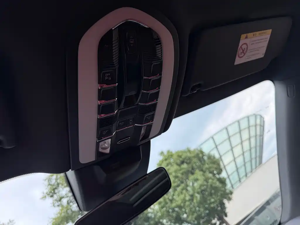 Porsche Macan — миниатюра 29