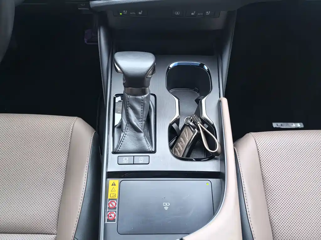 Lexus ES — миниатюра 23