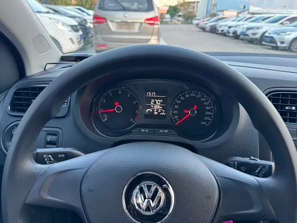 Volkswagen Polo — миниатюра 12