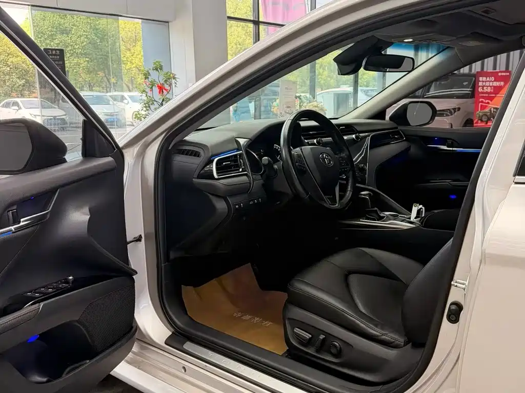 Toyota Camry — миниатюра 6