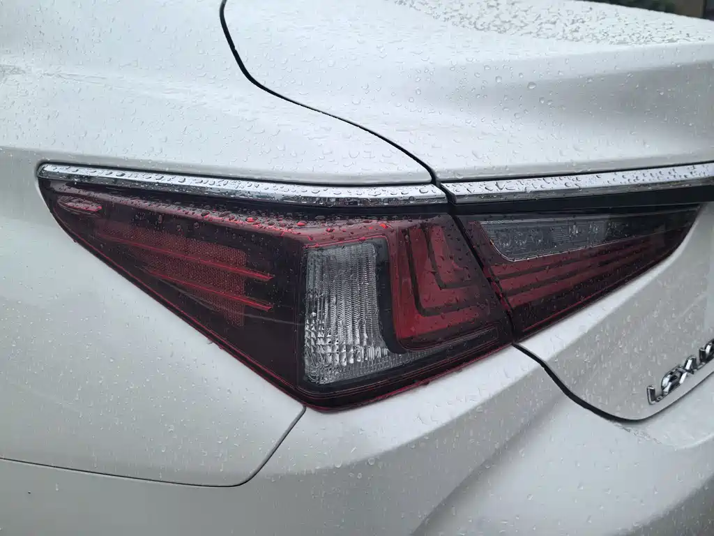 Lexus ES — миниатюра 37