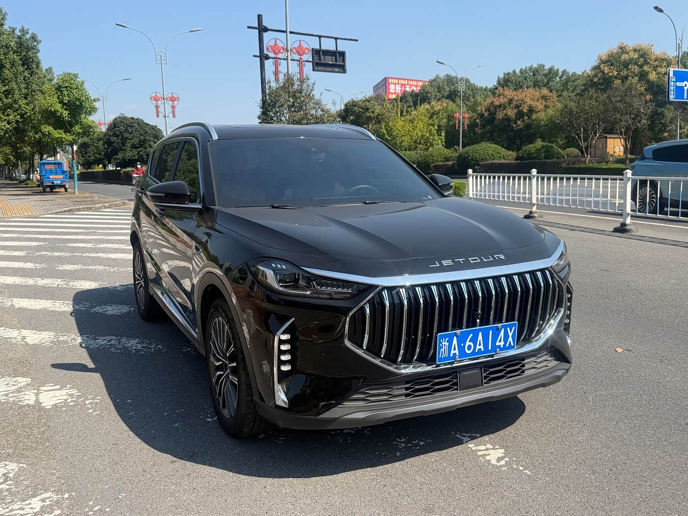 Jetour Jetour X70 PLUS 1.5 л 2025 г. Чёрный, пробег 10000 км