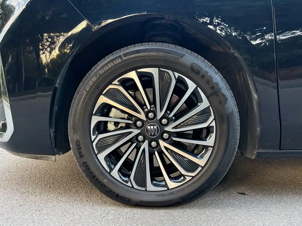 Buick GL8 Hybrid — миниатюра 9