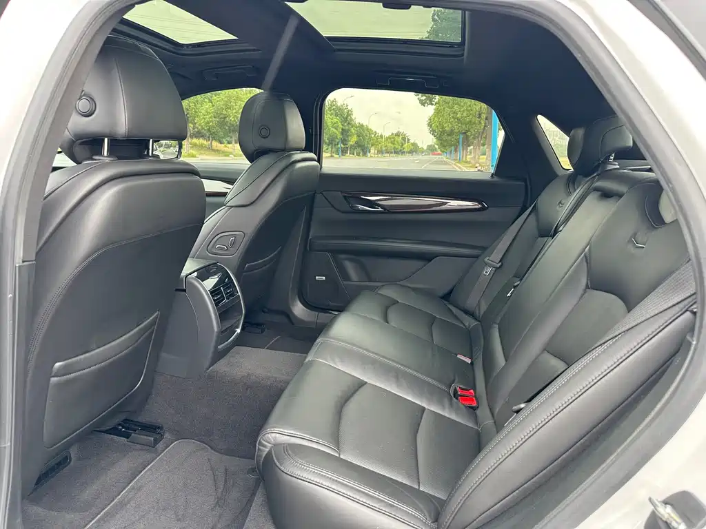 Cadillac CT6 — миниатюра 10