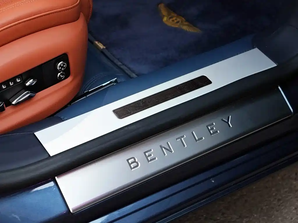 Bentley Flying Spur — миниатюра 20