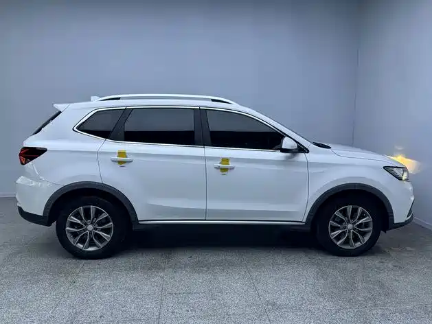 Roewe RX5 — миниатюра 3