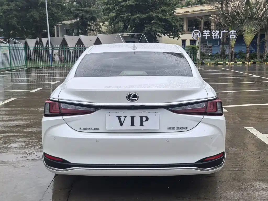 Lexus ES — миниатюра 6