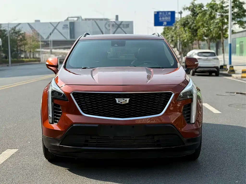 CADILLAC XT4
