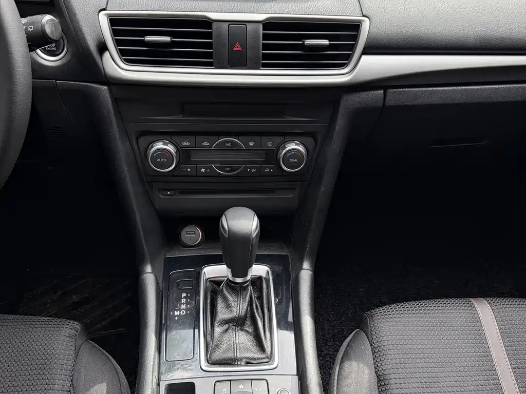 Mazda 3 Axela — миниатюра 11