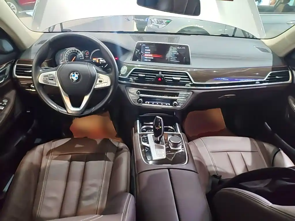 BMW 7 Series — миниатюра 10