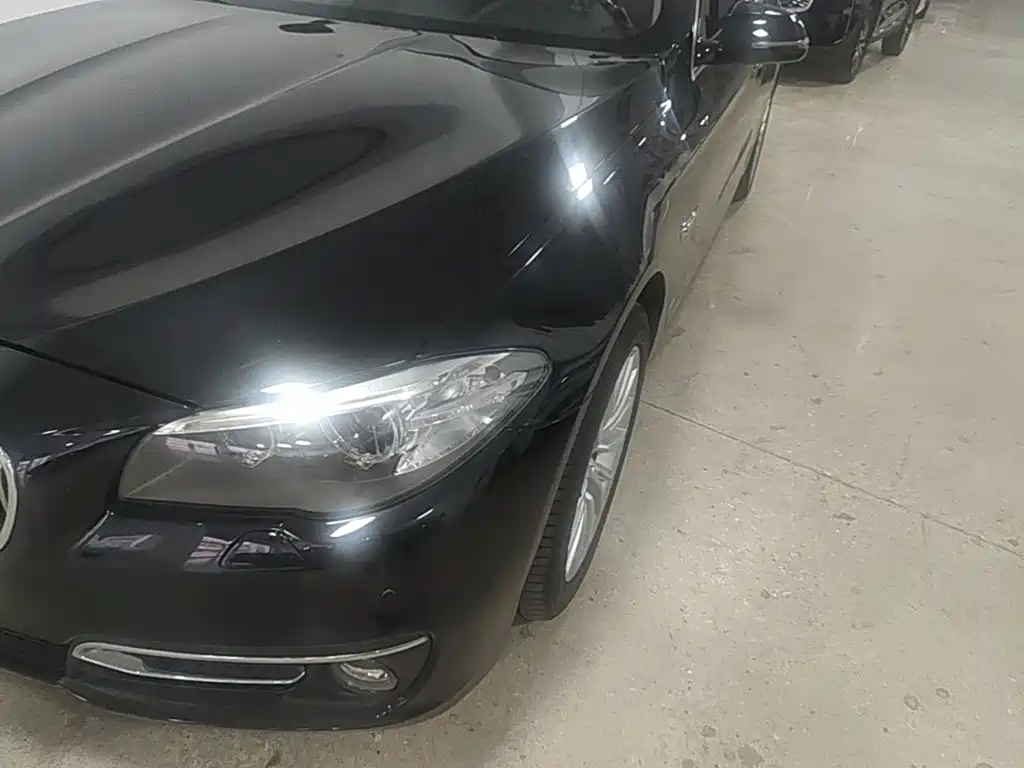 BMW 5 Series — миниатюра 24