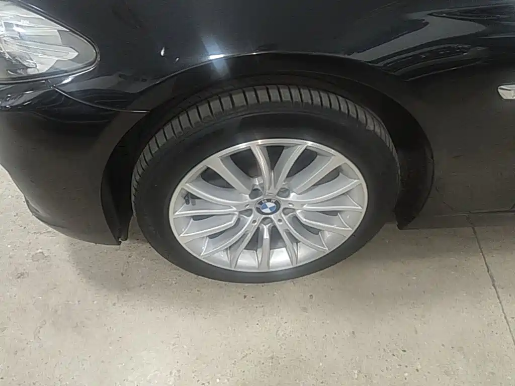 BMW 5 Series — миниатюра 23