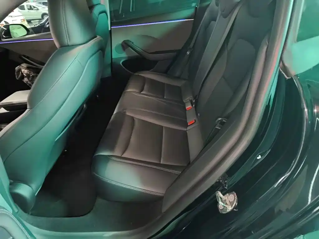 Tesla Model 3 — миниатюра 17