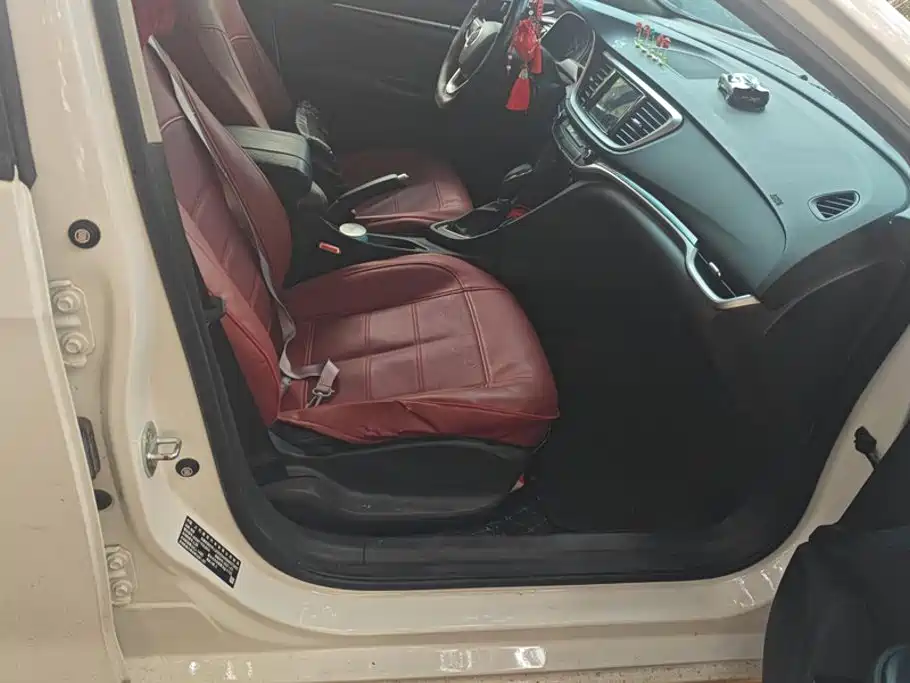 Buick Excelle — миниатюра 8