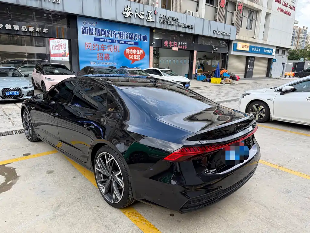Audi A7L — миниатюра 6