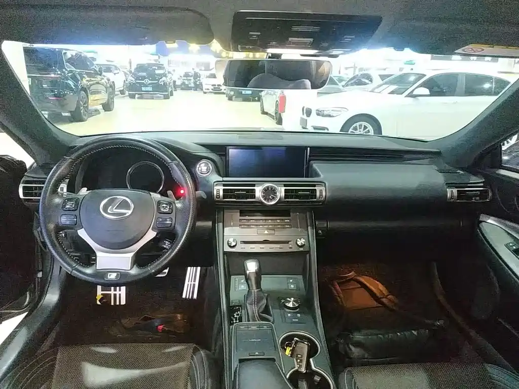 Lexus RC — миниатюра 4