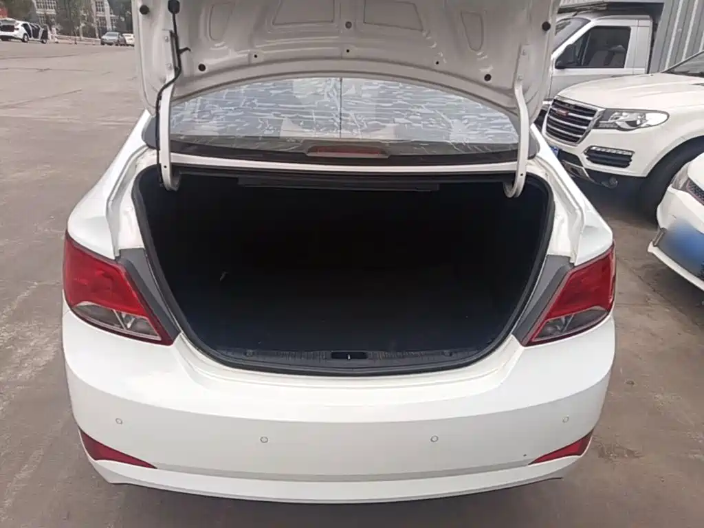 Hyundai Verna — миниатюра 19