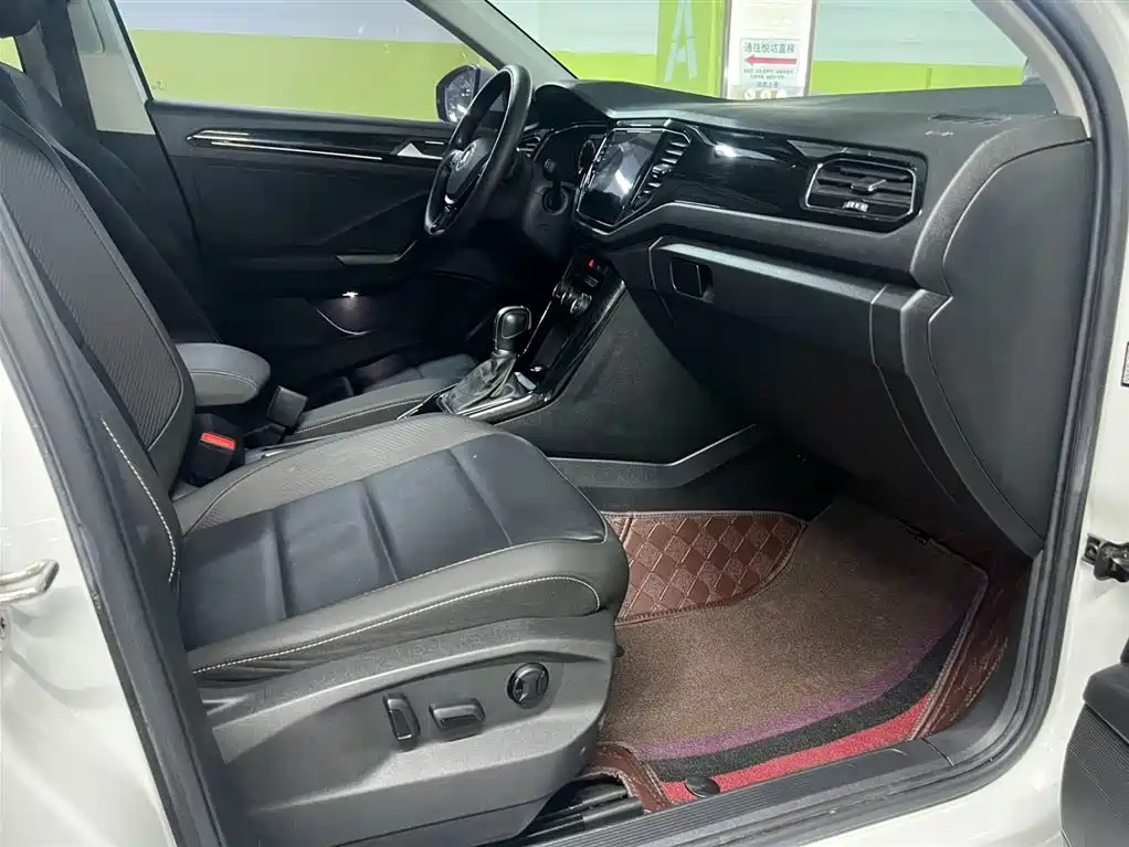 VOLKSWAGEN T ROC EXPLORING SONGS