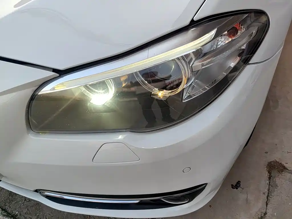 BMW 5 Series — миниатюра 24