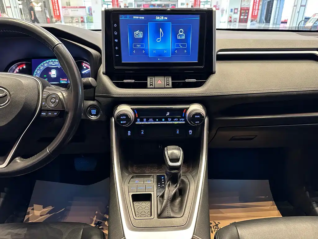 Toyota RAV4 — миниатюра 17