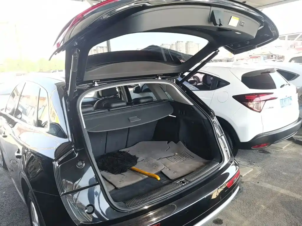 Audi Q5L — миниатюра 19