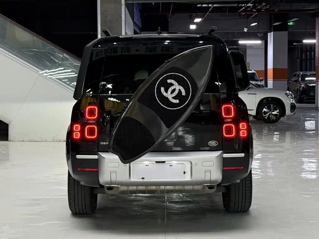 Land Rover Defender — миниатюра 6